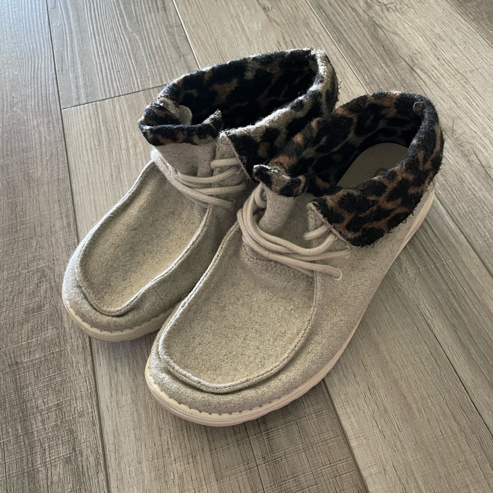 Hey Dude Brit Shoes sz 7